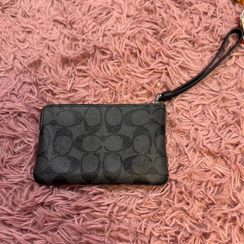 Coach Signature Black Wristlet - Picture 3 of 5